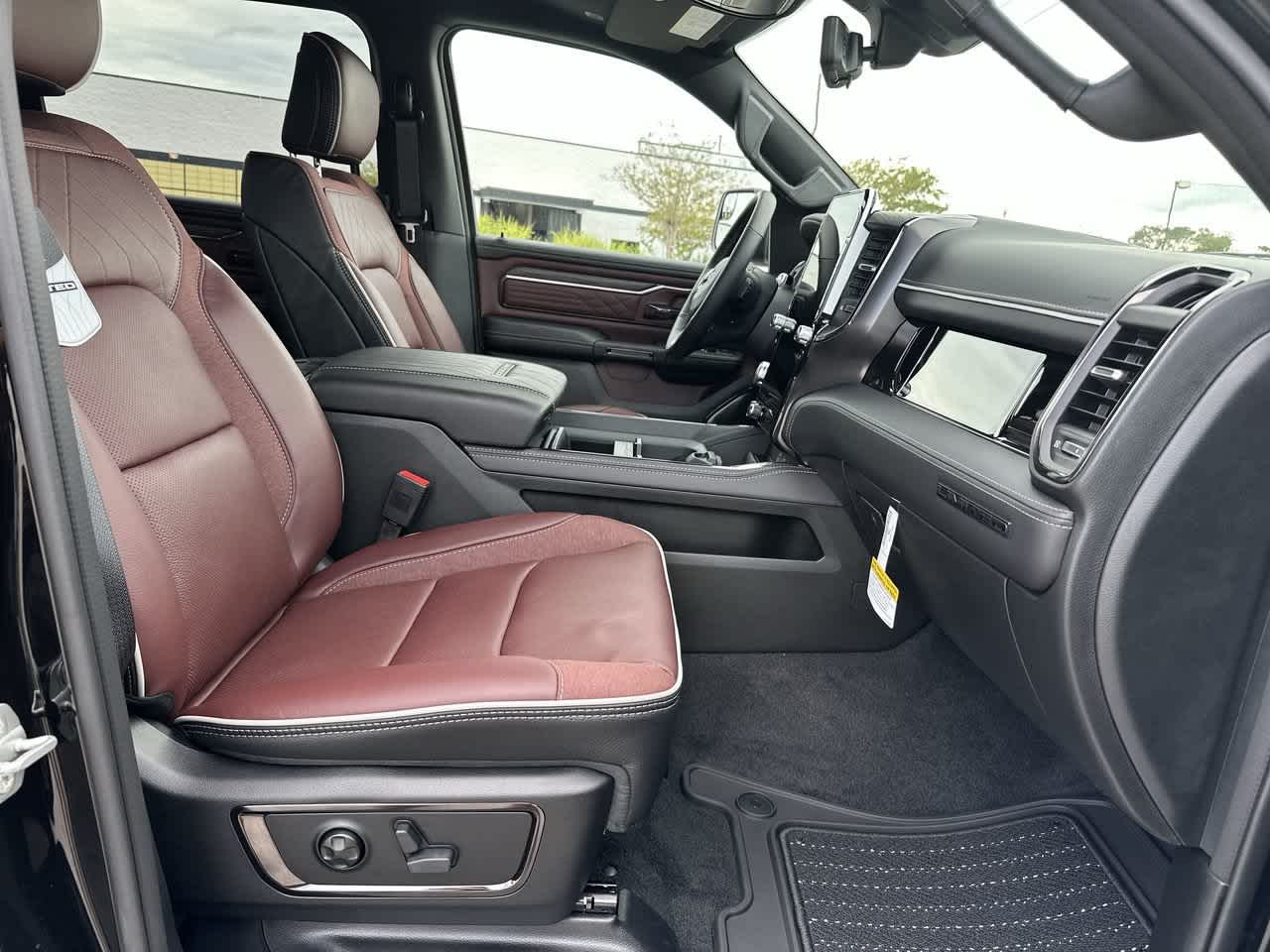 RAM 1500 de 2027, RAM 1500 LIMITED, cabina doble, 4x4, caja de 5'7'