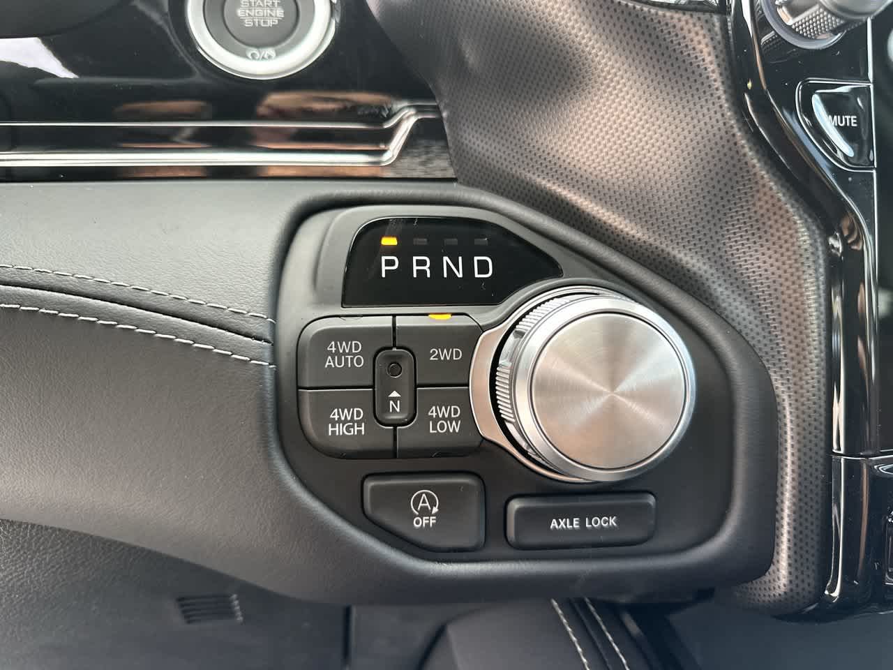 RAM 1500 de 2027, RAM 1500 LIMITED, cabina doble, 4x4, caja de 5'7'