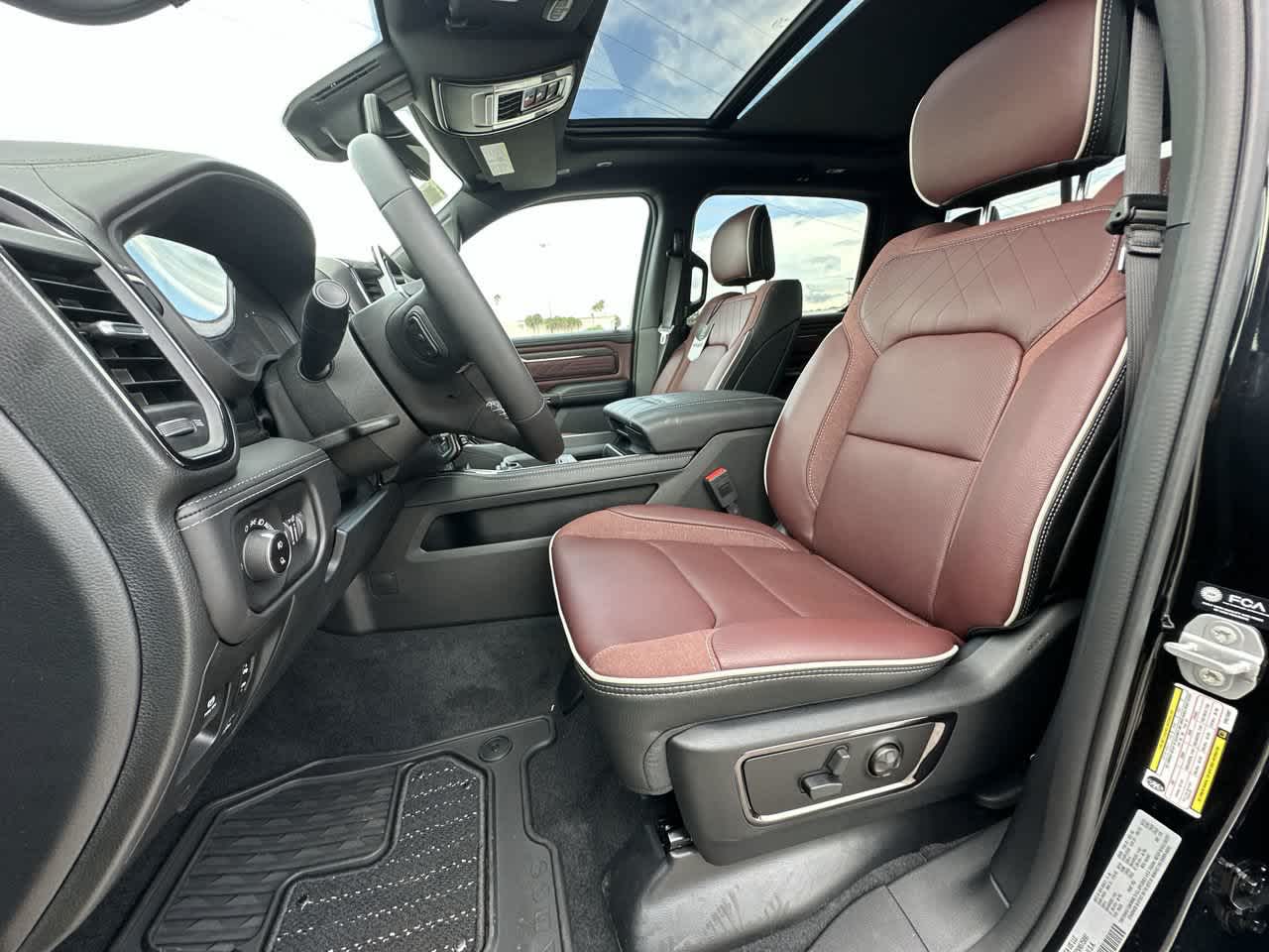 RAM 1500 de 2027, RAM 1500 LIMITED, cabina doble, 4x4, caja de 5'7'