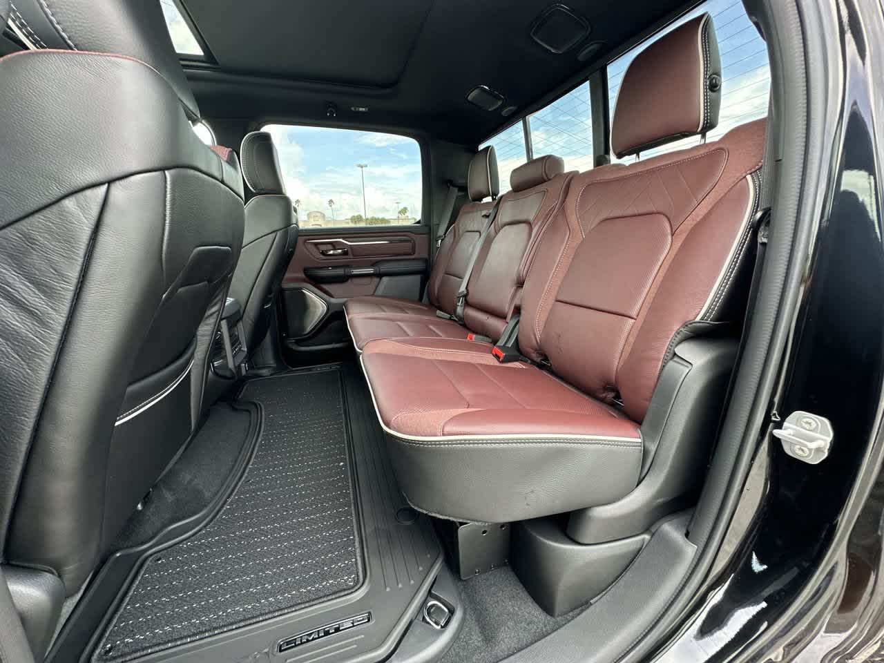 RAM 1500 de 2027, RAM 1500 LIMITED, cabina doble, 4x4, caja de 5'7'