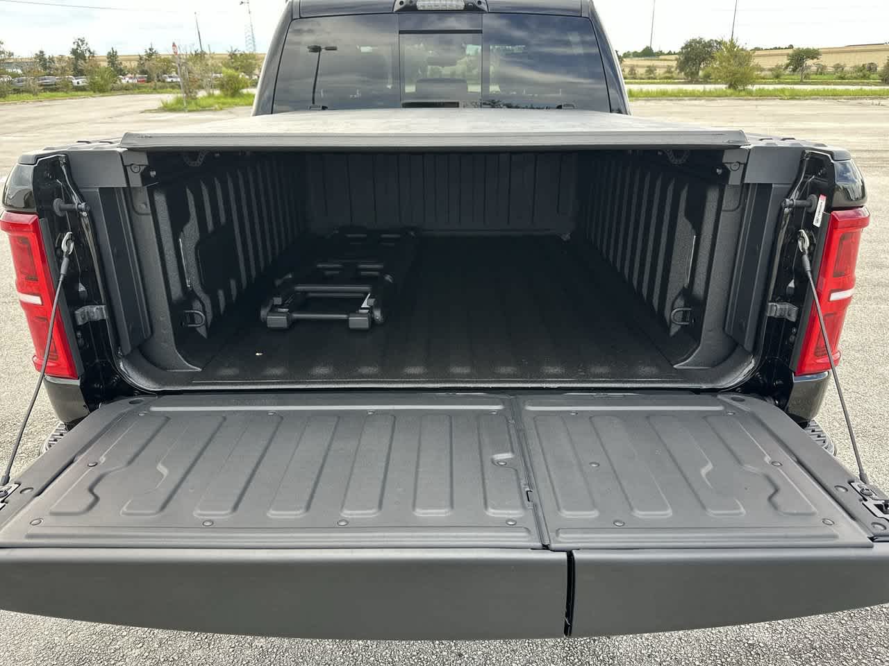 RAM 1500 de 2027, RAM 1500 LIMITED, cabina doble, 4x4, caja de 5'7'