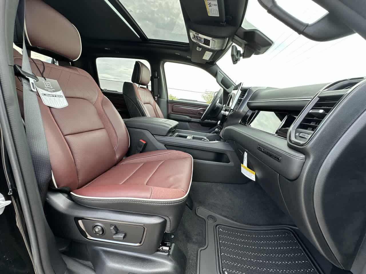 RAM 1500 de 2027, RAM 1500 LIMITED, cabina doble, 4x4, caja de 5'7'