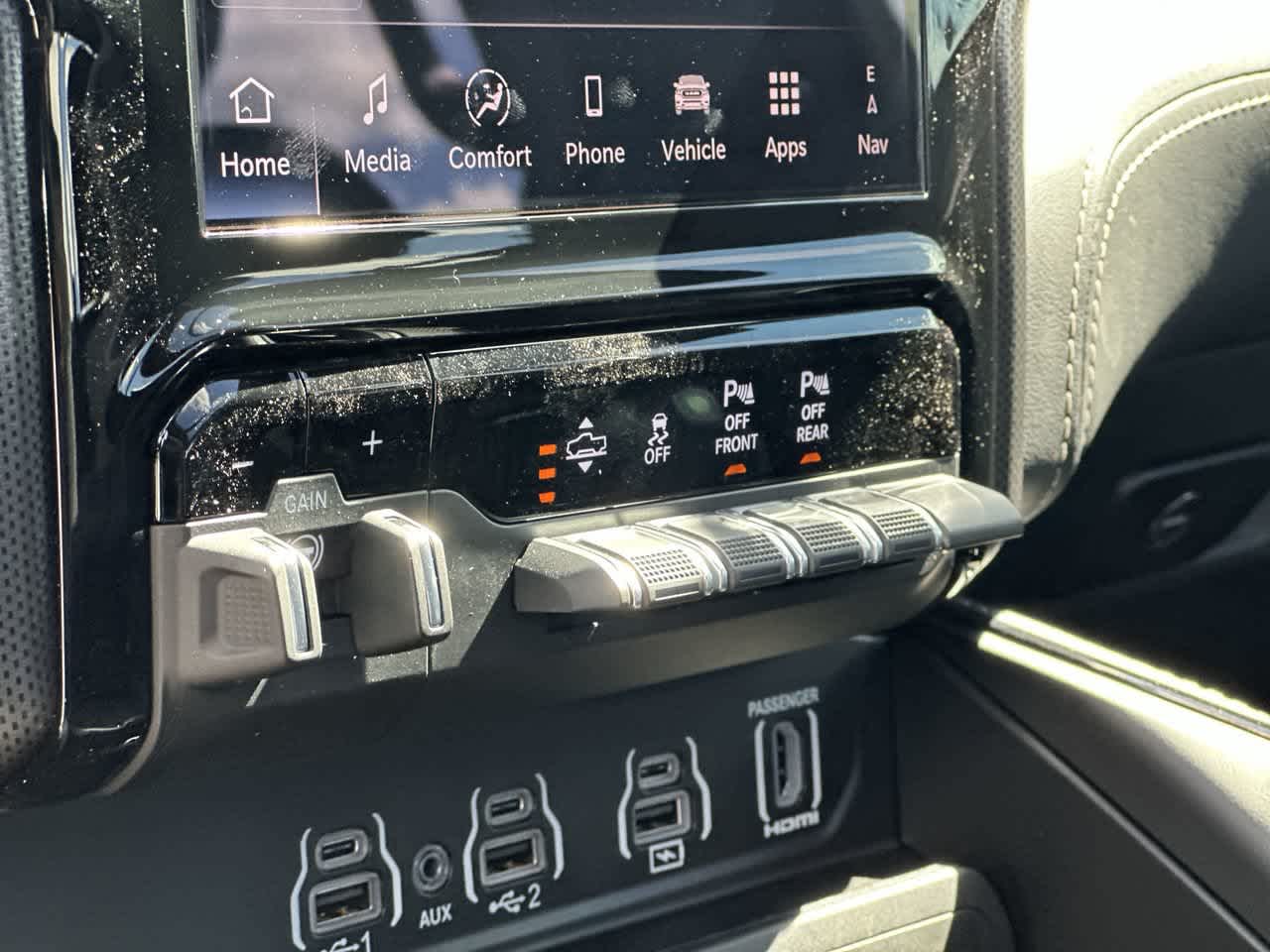 RAM 1500 de 2027, RAM 1500 LIMITED, cabina doble, 4x4, caja de 5'7'
