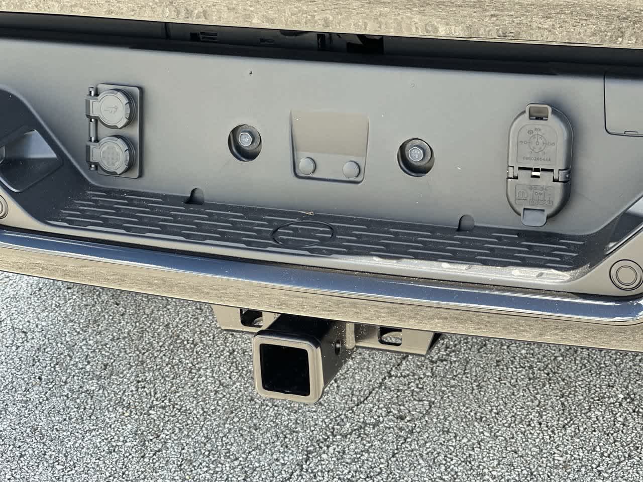 RAM 1500 de 2027, RAM 1500 LIMITED, cabina doble, 4x4, caja de 5'7'