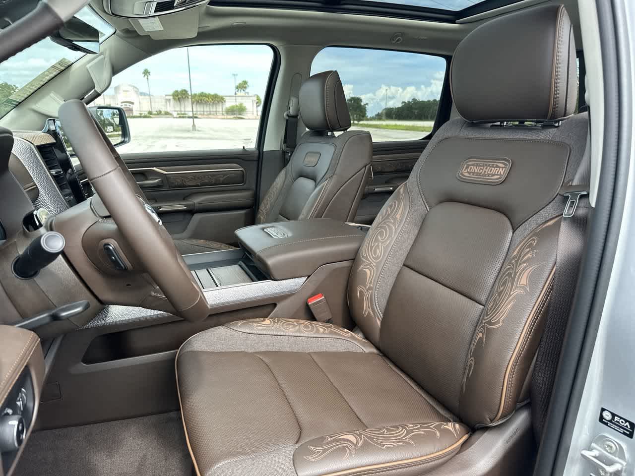 RAM 1500 de 2027, RAM 1500 LIMITED LONGHORN, cabina doble, 4x4, caja de 5'7'