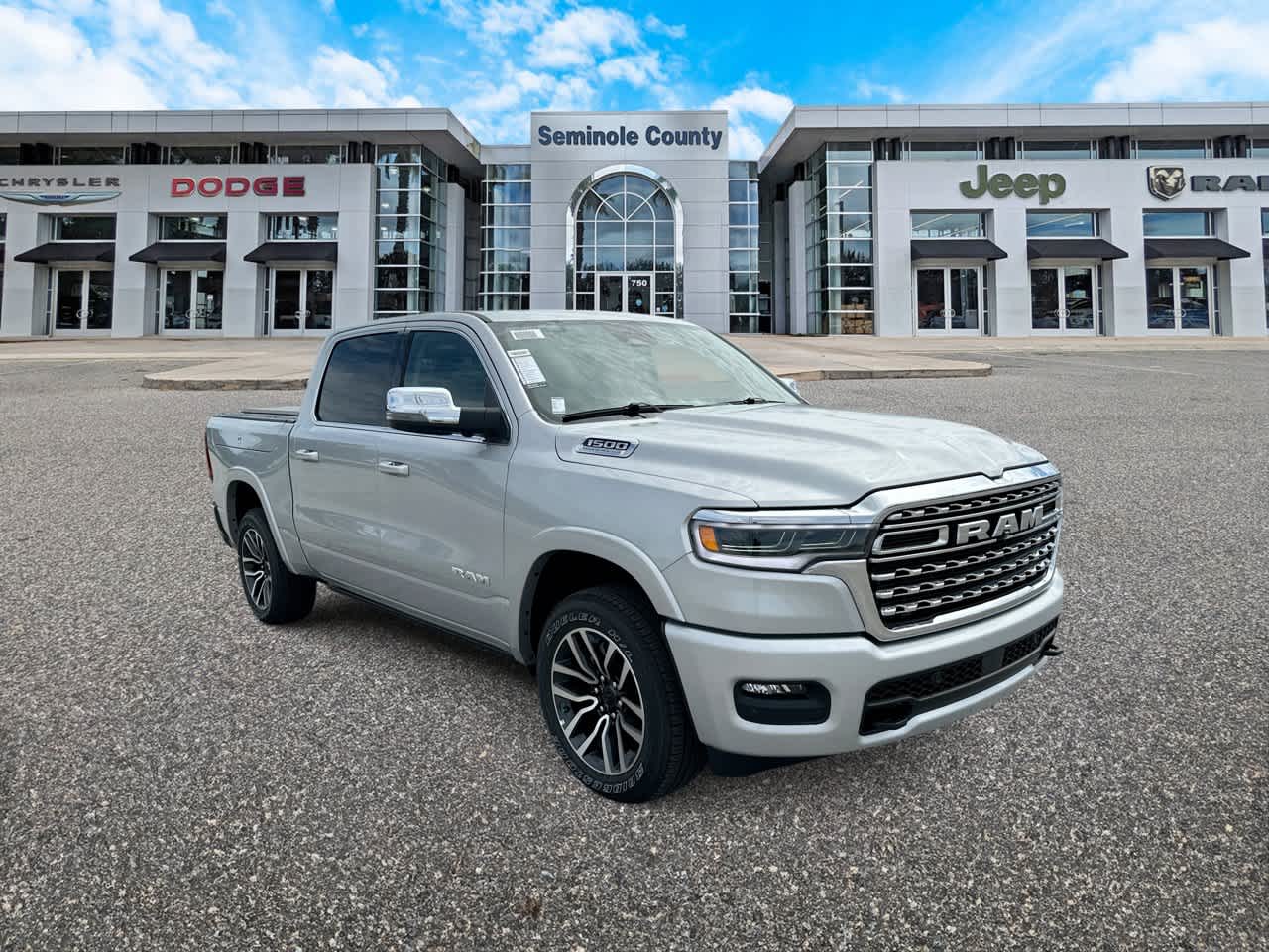 RAM 1500 de 2027, RAM 1500 LIMITED LONGHORN, cabina doble, 4x4, caja de 5'7'
