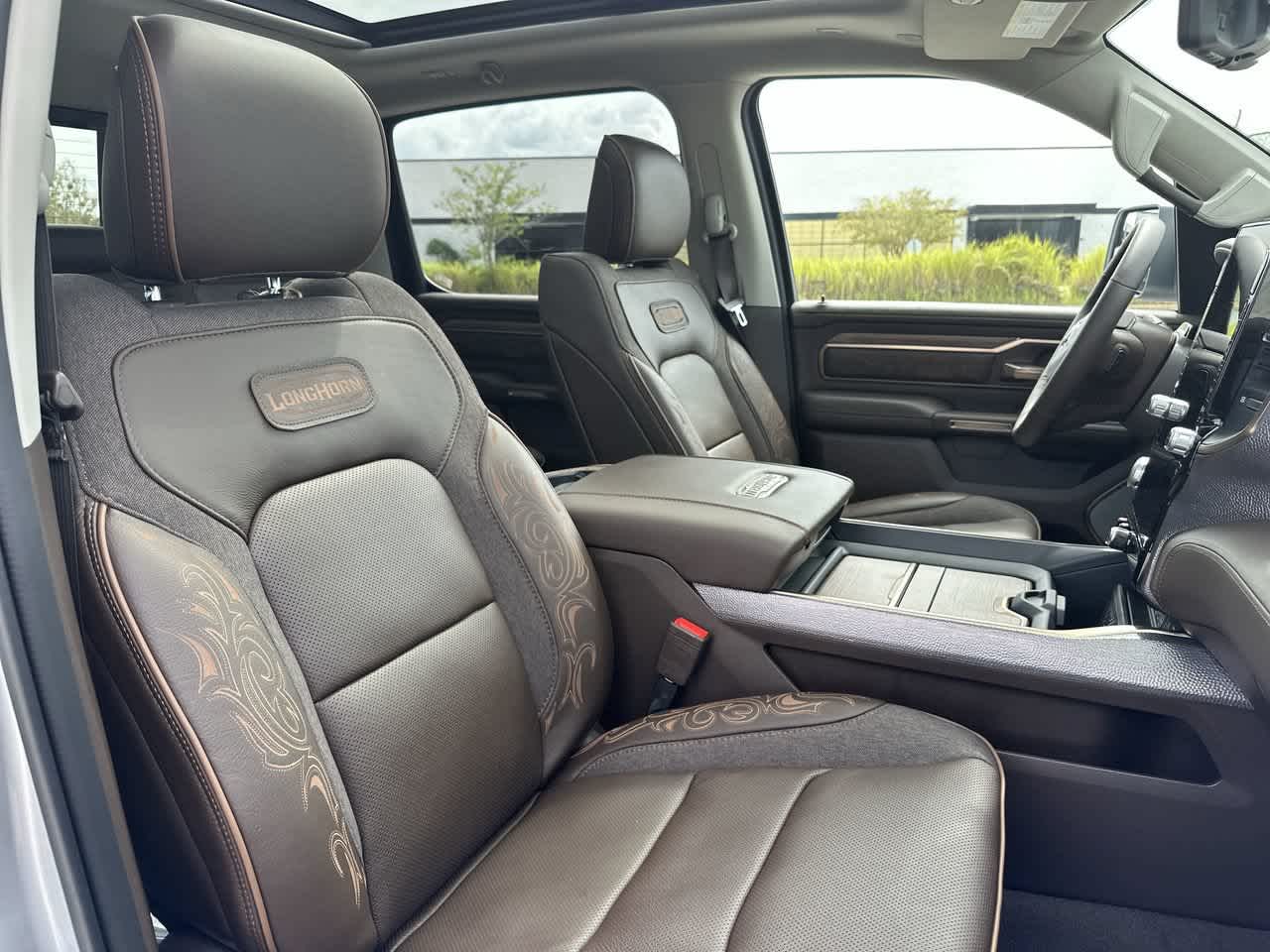 RAM 1500 de 2027, RAM 1500 LIMITED LONGHORN, cabina doble, 4x4, caja de 5'7'