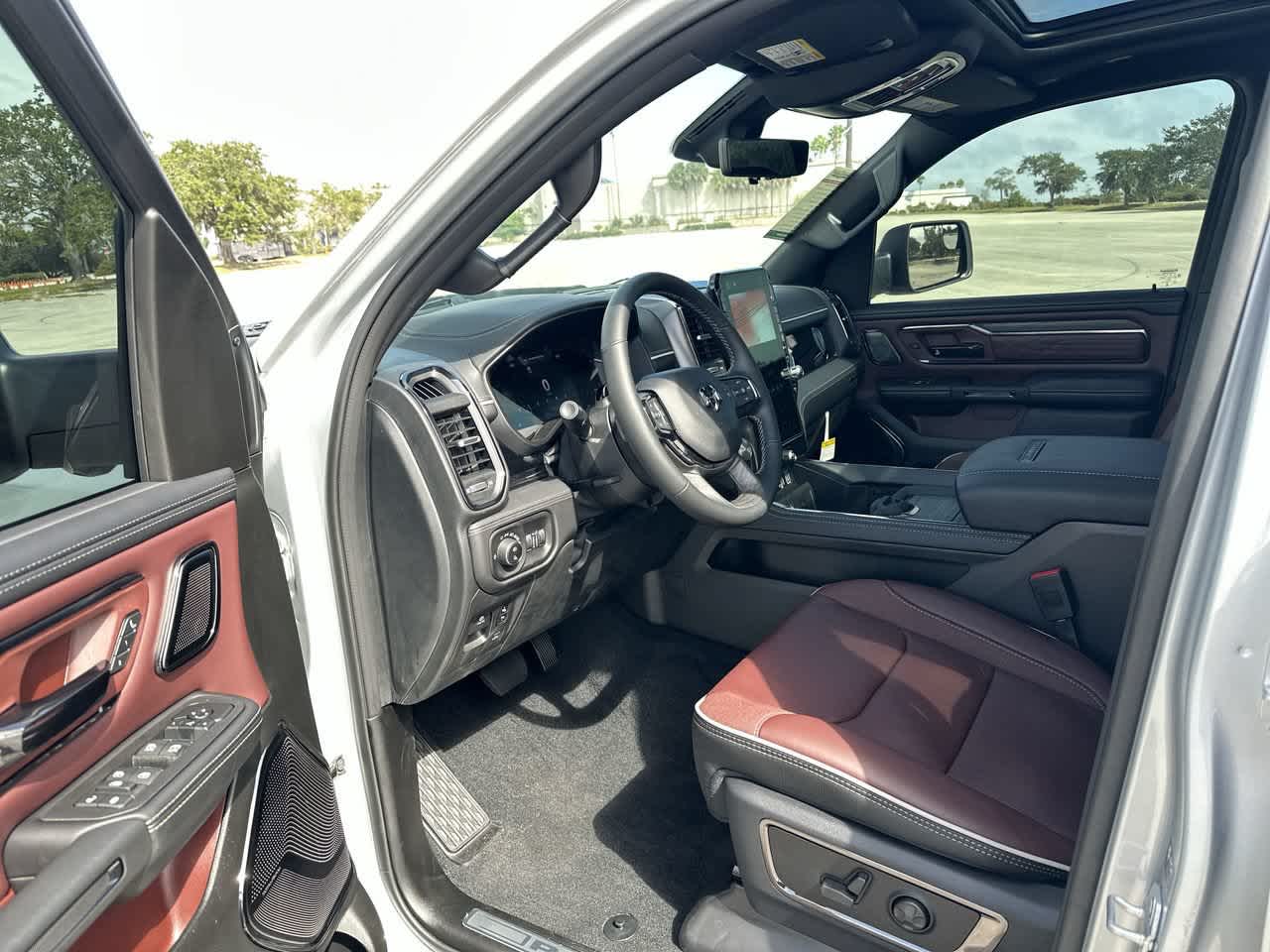 RAM 1500 de 2027, RAM 1500 LIMITED, cabina doble, 4x4, caja de 5'7'