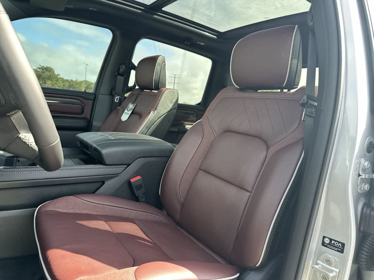 RAM 1500 de 2027, RAM 1500 LIMITED, cabina doble, 4x4, caja de 5'7'