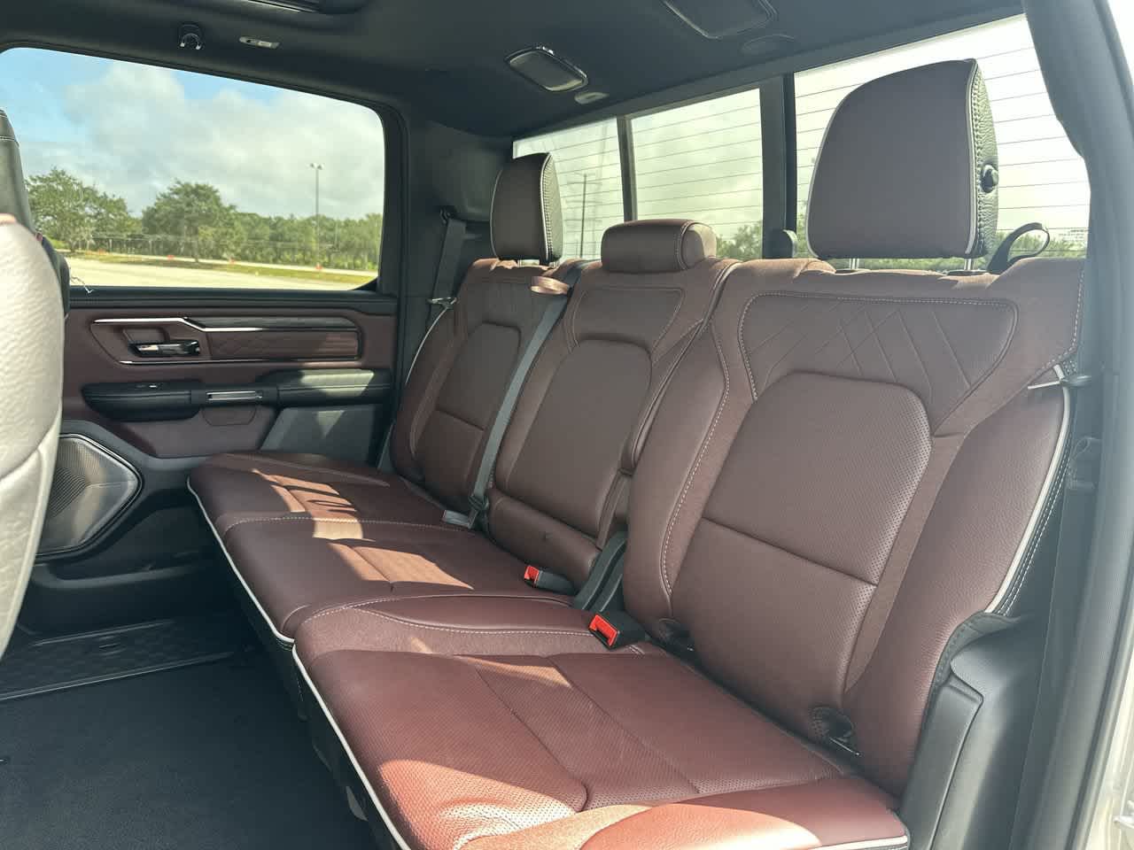 RAM 1500 de 2027, RAM 1500 LIMITED, cabina doble, 4x4, caja de 5'7'
