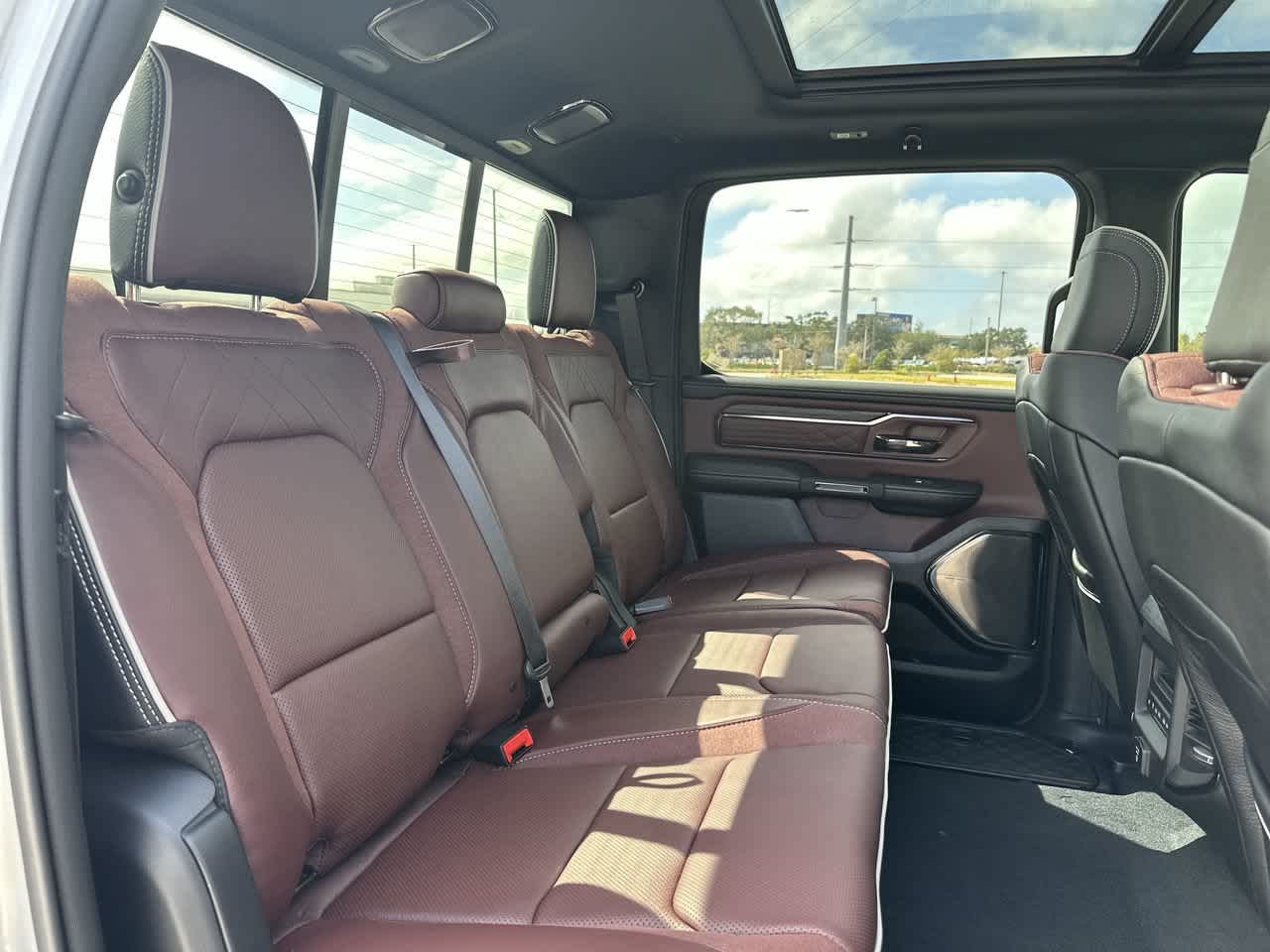 RAM 1500 de 2027, RAM 1500 LIMITED, cabina doble, 4x4, caja de 5'7'