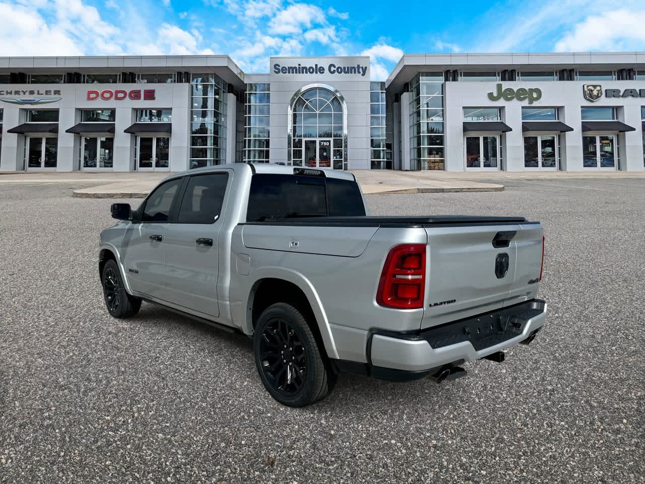 RAM 1500 de 2027, RAM 1500 LIMITED, cabina doble, 4x4, caja de 5'7'