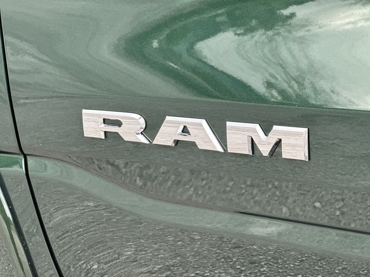 RAM 1500 de 2027, RAM 1500 LIMITED LONGHORN, cabina doble, 4x4, caja de 5'7'