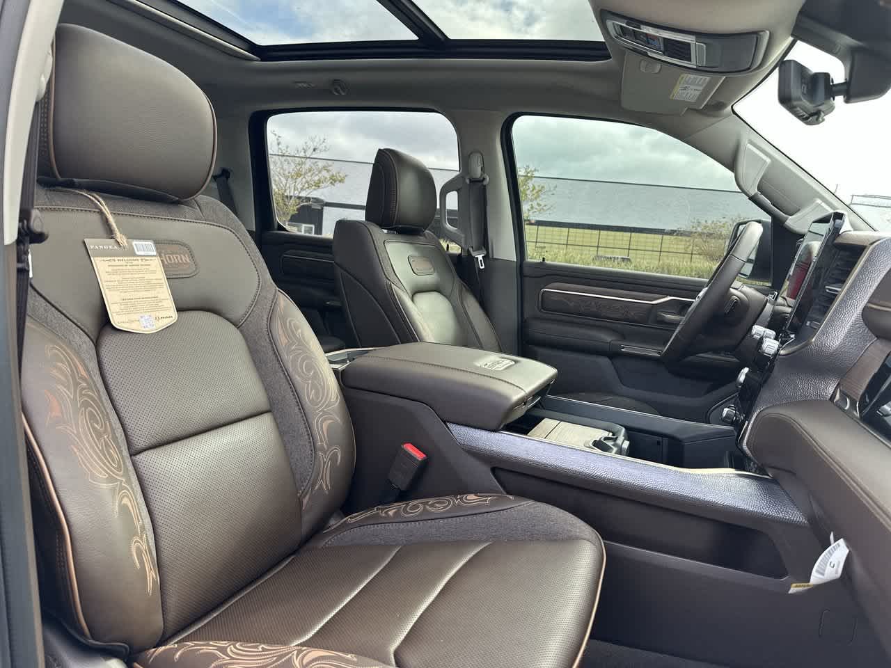 RAM 1500 de 2027, RAM 1500 LIMITED LONGHORN, cabina doble, 4x4, caja de 5'7'