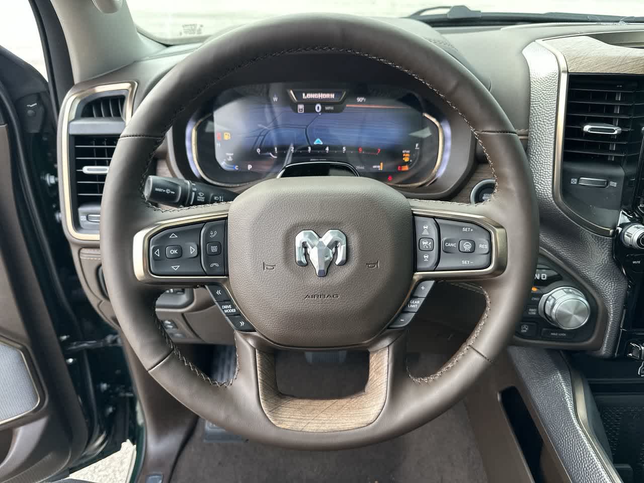 RAM 1500 de 2027, RAM 1500 LIMITED LONGHORN, cabina doble, 4x4, caja de 5'7'