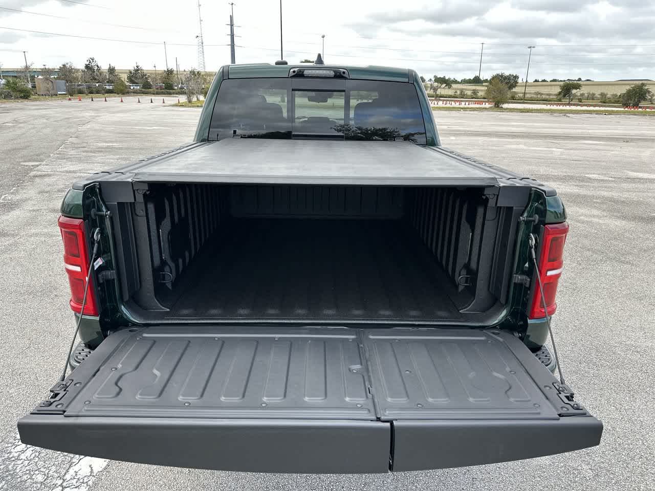 RAM 1500 de 2027, RAM 1500 LIMITED LONGHORN, cabina doble, 4x4, caja de 5'7'