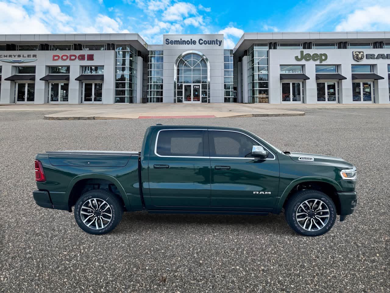 RAM 1500 de 2027, RAM 1500 LIMITED LONGHORN, cabina doble, 4x4, caja de 5'7'