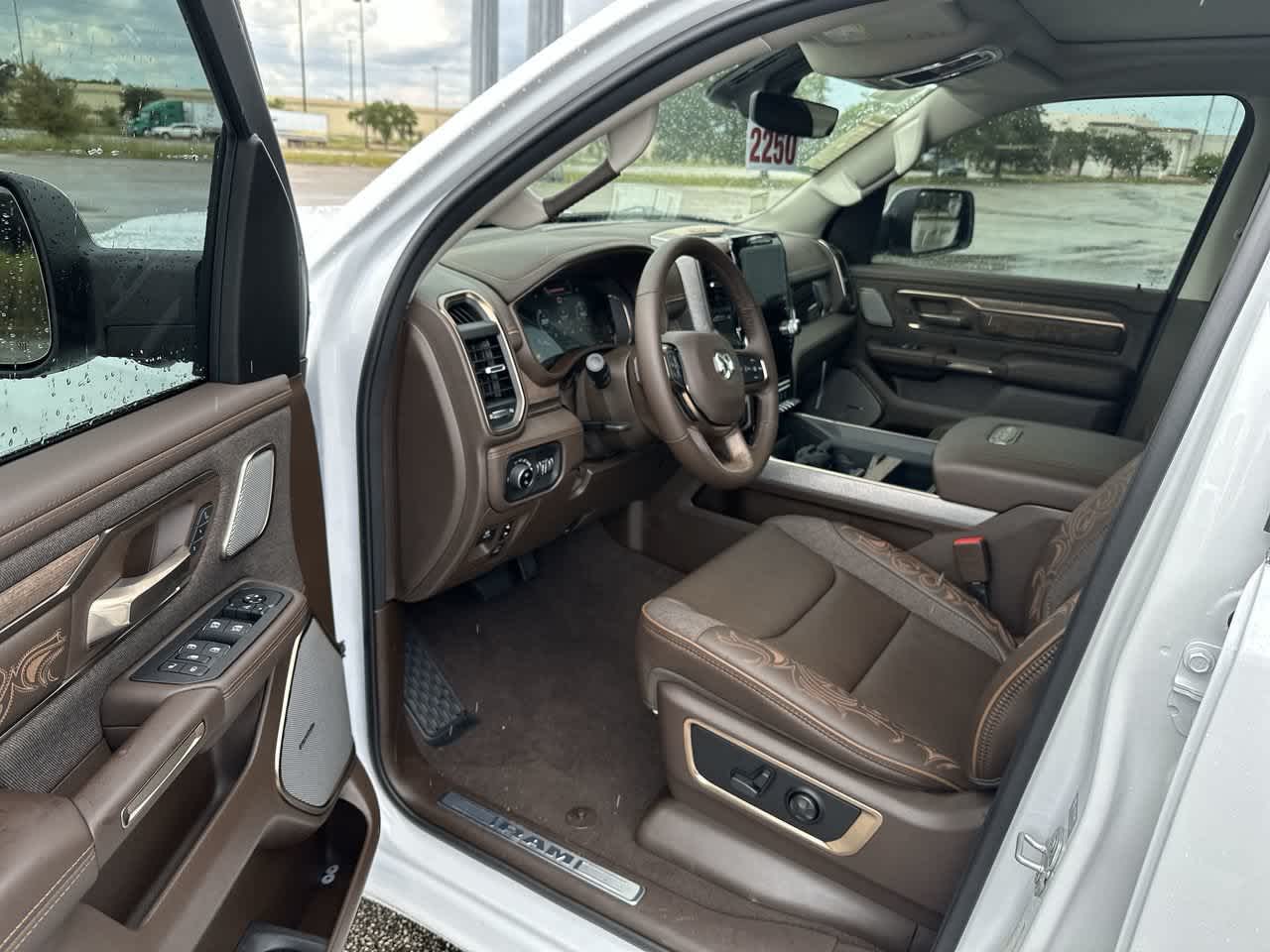 RAM 1500 de 2027, RAM 1500 LIMITED LONGHORN, cabina doble, 4x4, caja de 5'7'