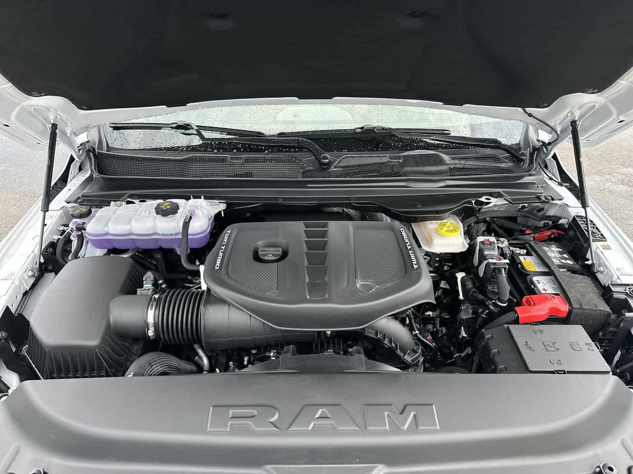 RAM 1500 de 2027, RAM 1500 LIMITED LONGHORN, cabina doble, 4x4, caja de 5'7'