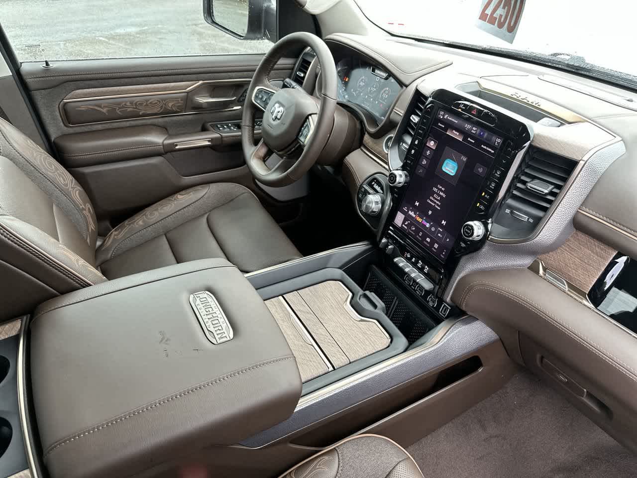 RAM 1500 de 2027, RAM 1500 LIMITED LONGHORN, cabina doble, 4x4, caja de 5'7'