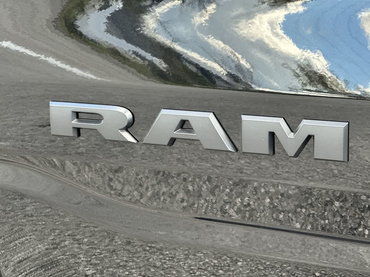 RAM 1500 de 2027, RAM 1500 LIMITED, cabina doble, 4x4, caja de 5'7'