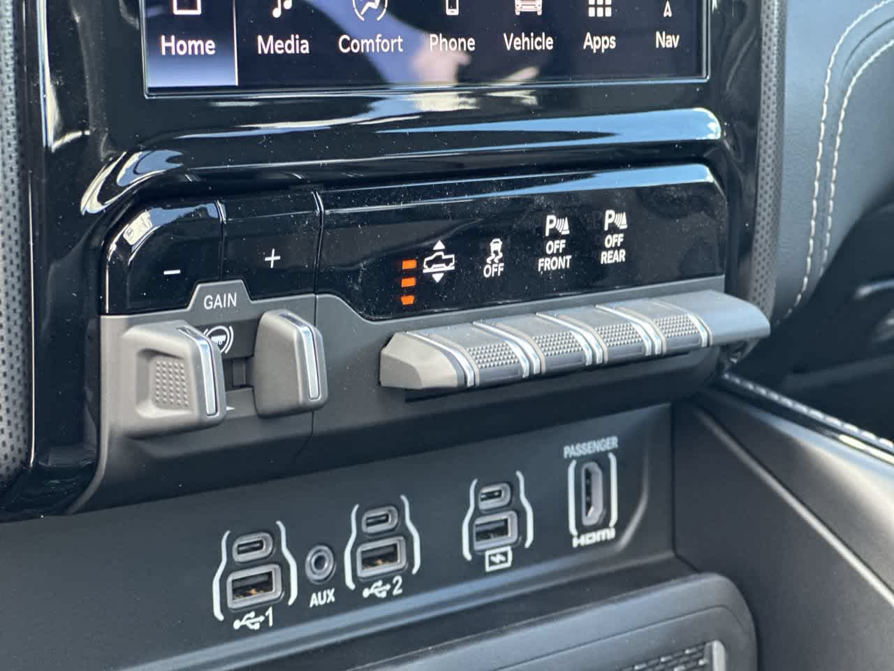 RAM 1500 de 2027, RAM 1500 LIMITED, cabina doble, 4x4, caja de 5'7'