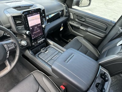 RAM 1500 de 2027, RAM 1500 LIMITED, cabina doble, 4x4, caja de 5'7'