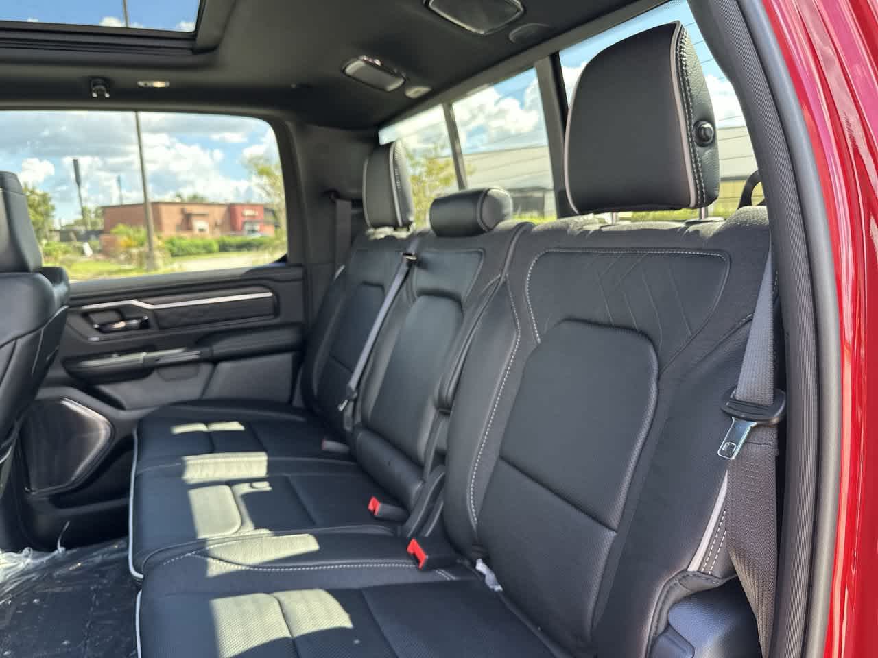 RAM 1500 de 2027, RAM 1500 LIMITED, cabina doble, 4x4, caja de 5'7'