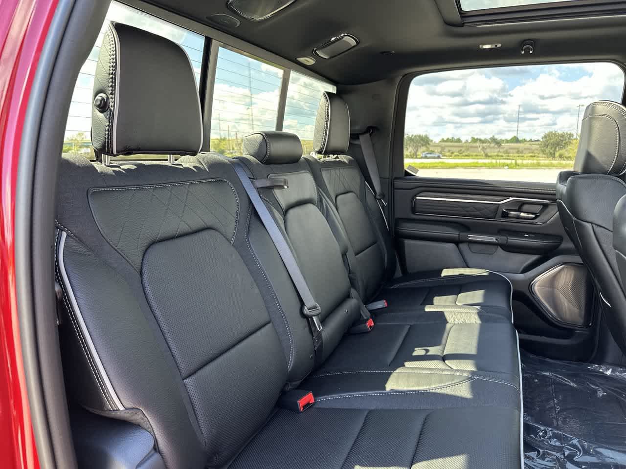 RAM 1500 de 2027, RAM 1500 LIMITED, cabina doble, 4x4, caja de 5'7'