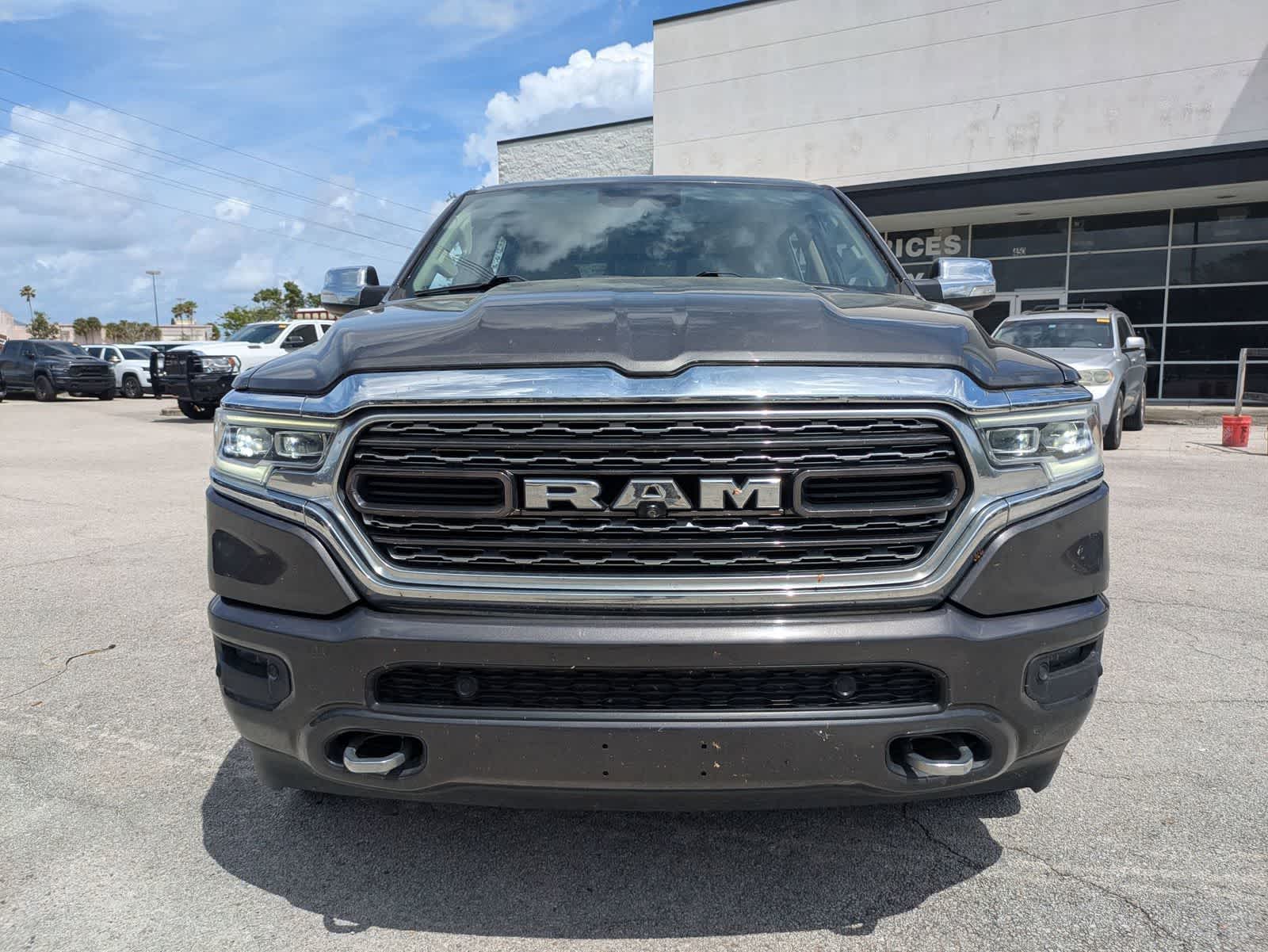 RAM 1500 Limited Crew Cab 4x4 5'7' Caja 2020