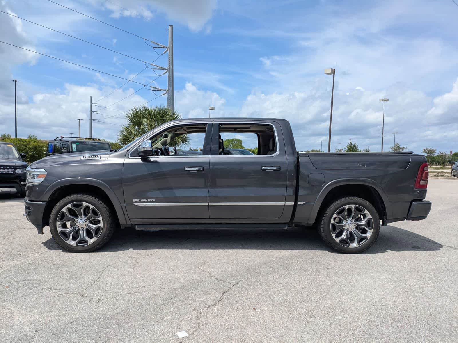 RAM 1500 Limited Crew Cab 4x4 5'7' Caja 2020