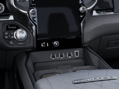 RAM 1500 de 2027, RAM 1500 LIMITED, cabina doble, 4x4, caja de 5'7'