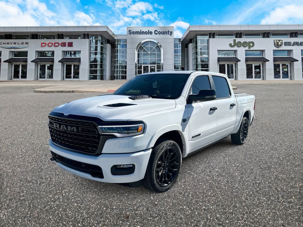 RAM 1500 de 2027, RAM 1500 LIMITED, cabina doble, 4x4, caja de 5'7'