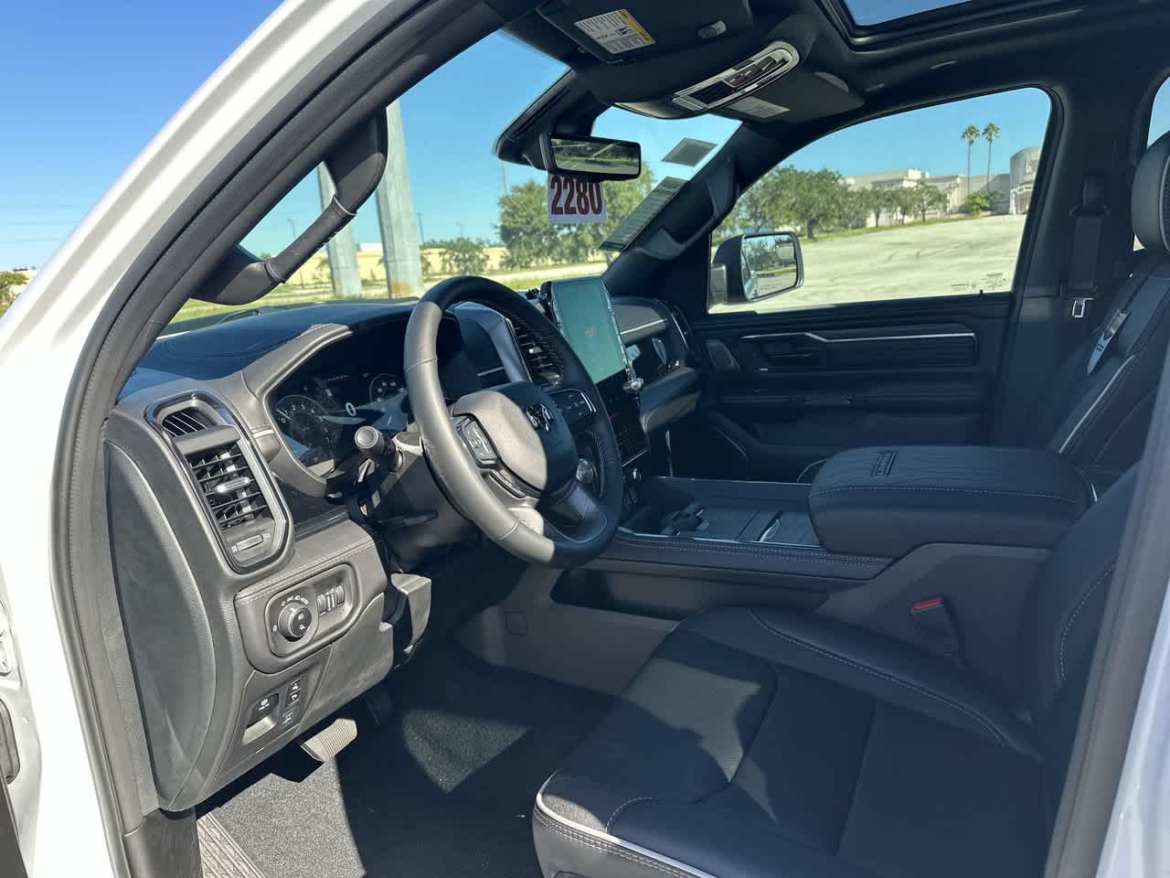 RAM 1500 de 2027, RAM 1500 LIMITED, cabina doble, 4x4, caja de 5'7'
