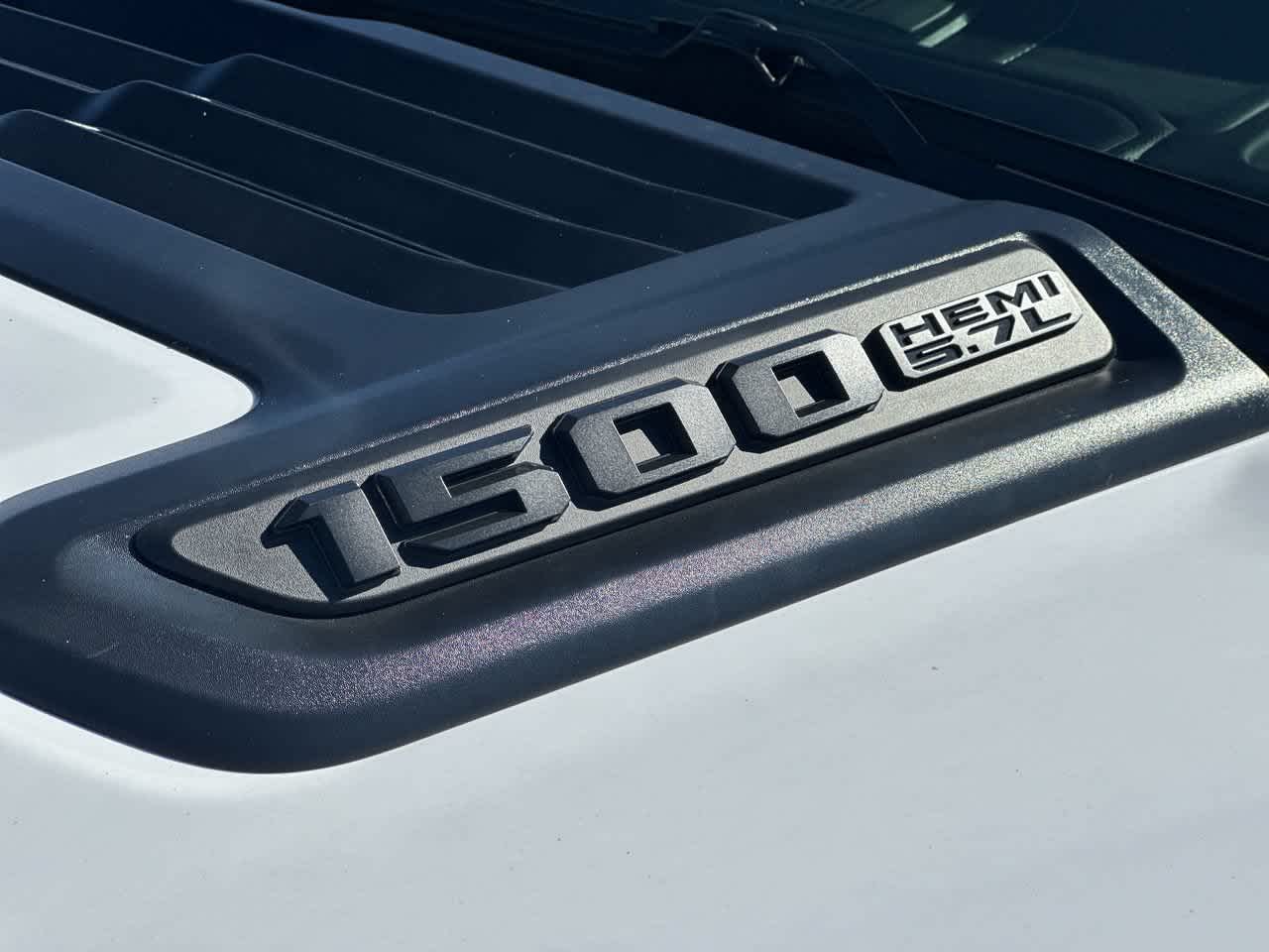 RAM 1500 de 2027, RAM 1500 LIMITED, cabina doble, 4x4, caja de 5'7'