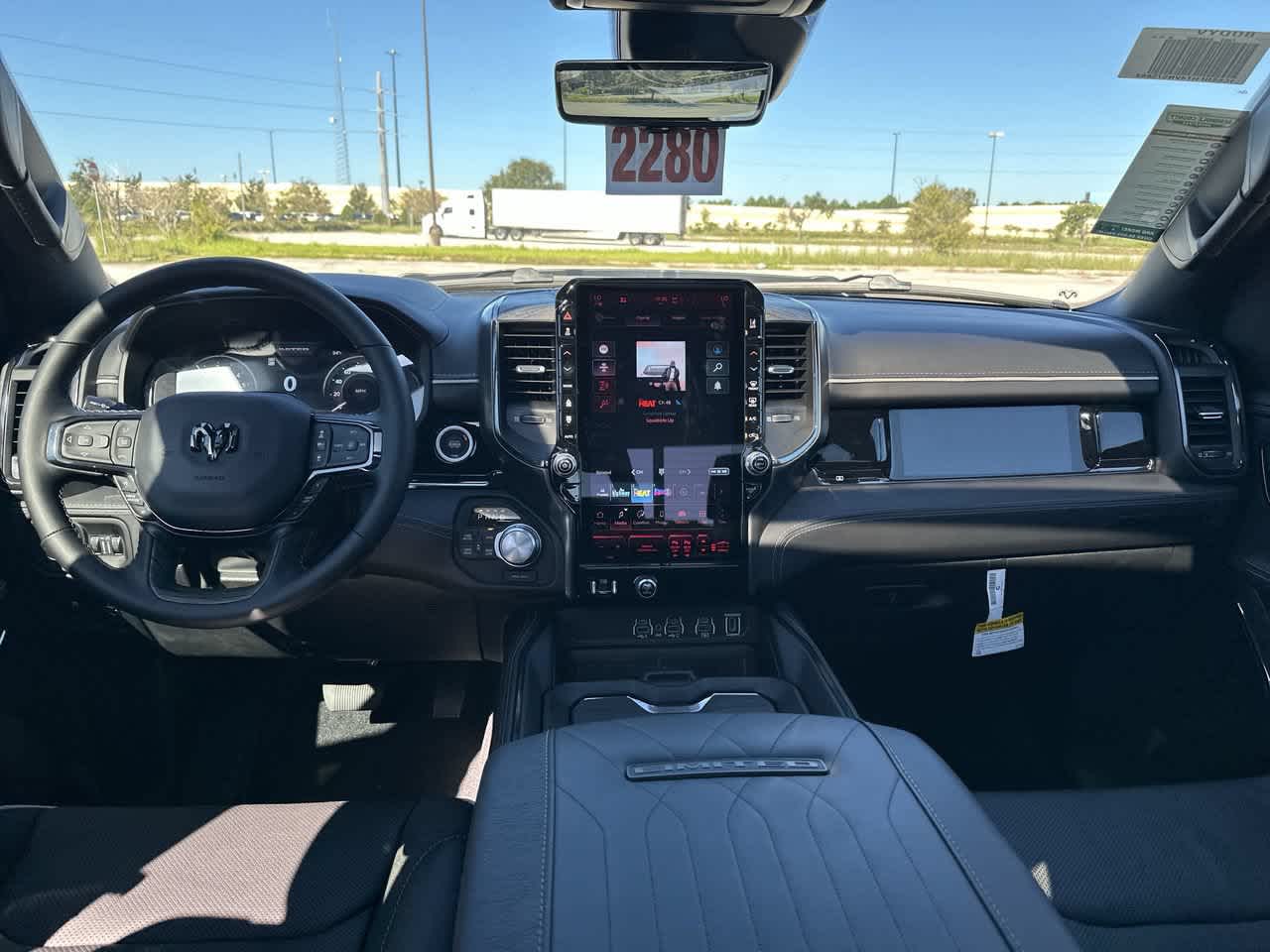 RAM 1500 de 2027, RAM 1500 LIMITED, cabina doble, 4x4, caja de 5'7'