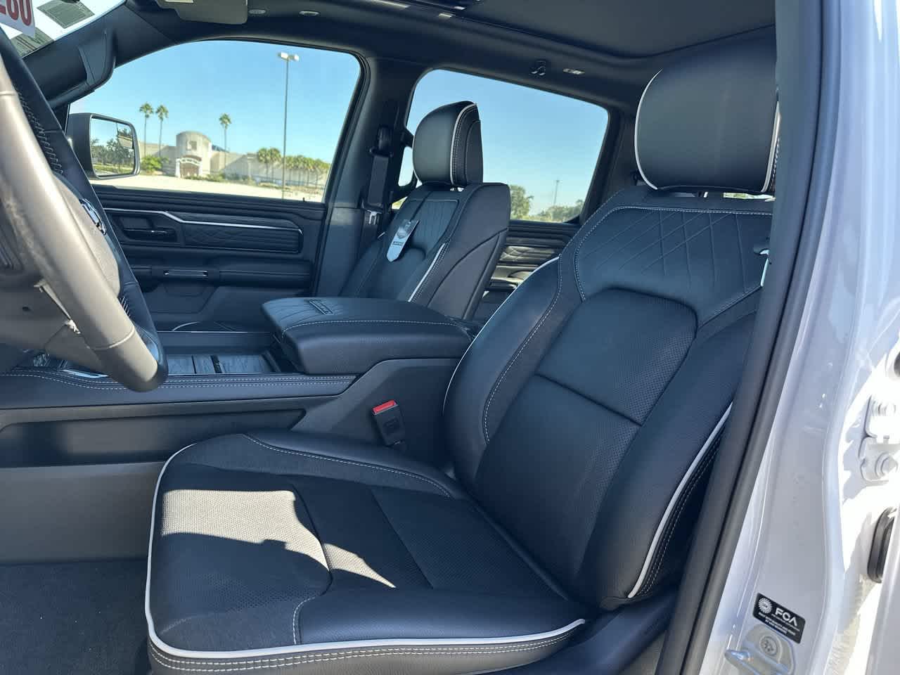 RAM 1500 de 2027, RAM 1500 LIMITED, cabina doble, 4x4, caja de 5'7'
