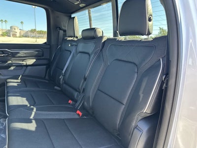 RAM 1500 de 2027, RAM 1500 LIMITED, cabina doble, 4x4, caja de 5'7'