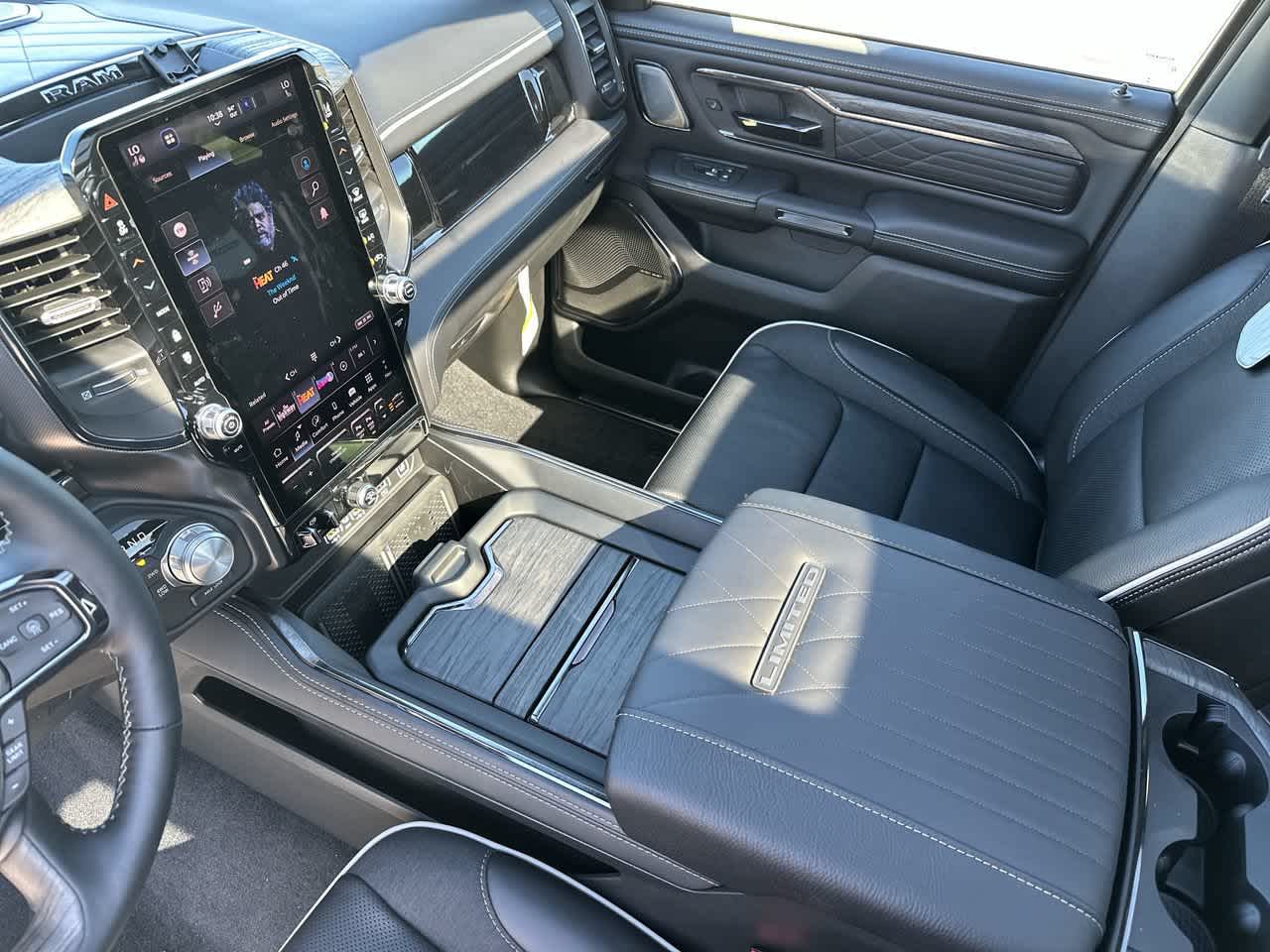 RAM 1500 de 2027, RAM 1500 LIMITED, cabina doble, 4x4, caja de 5'7'