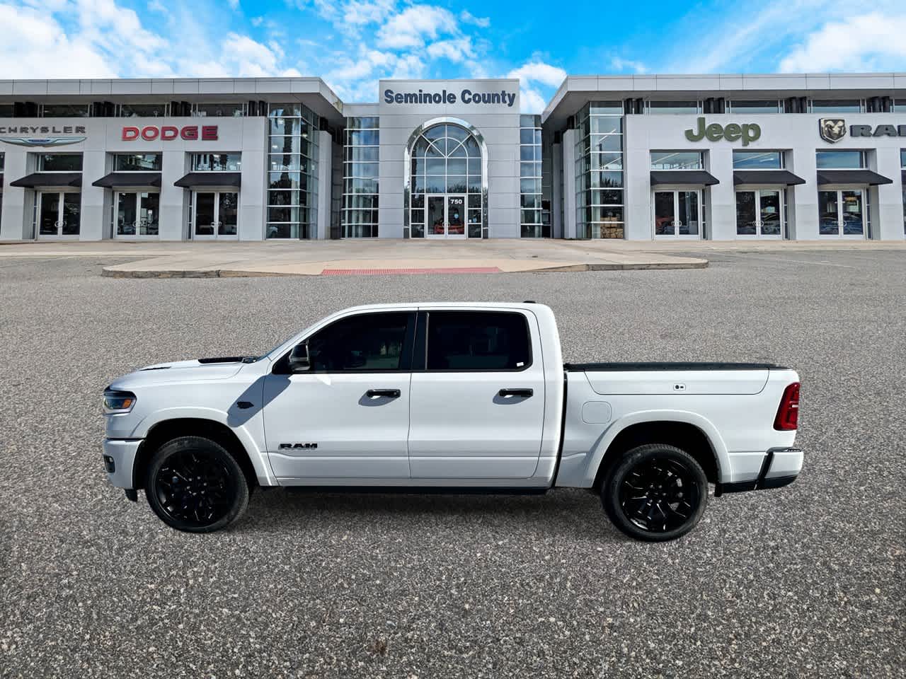 RAM 1500 de 2027, RAM 1500 LIMITED, cabina doble, 4x4, caja de 5'7'