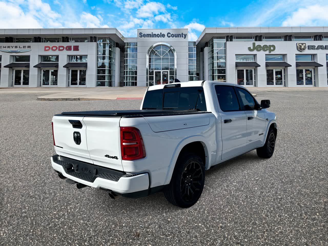 RAM 1500 de 2027, RAM 1500 LIMITED, cabina doble, 4x4, caja de 5'7'