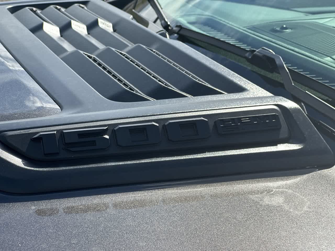 RAM 1500 de 2027, RAM 1500 LIMITED, cabina doble, 4x4, caja de 5'7'