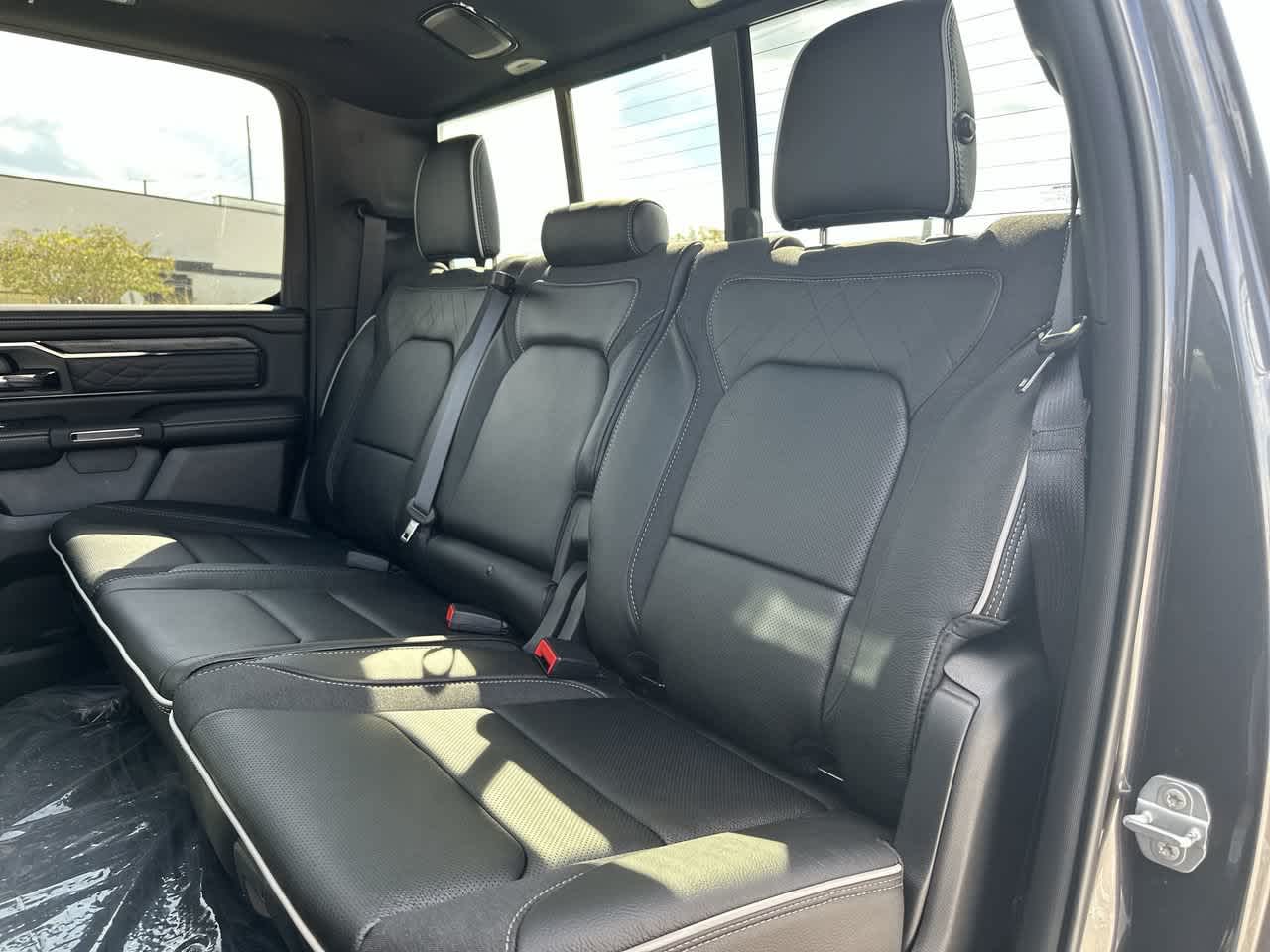 RAM 1500 de 2027, RAM 1500 LIMITED, cabina doble, 4x4, caja de 5'7'