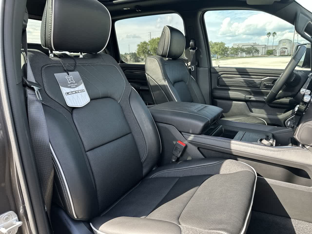 RAM 1500 de 2027, RAM 1500 LIMITED, cabina doble, 4x4, caja de 5'7'