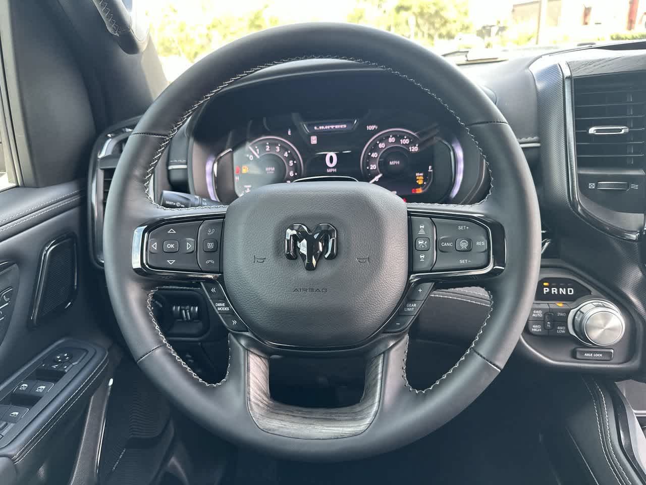 RAM 1500 de 2027, RAM 1500 LIMITED, cabina doble, 4x4, caja de 5'7'