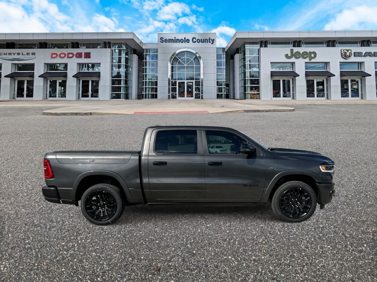 RAM 1500 de 2027, RAM 1500 LIMITED, cabina doble, 4x4, caja de 5'7'