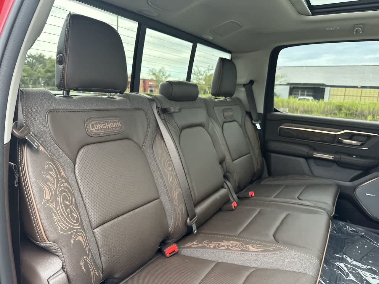 RAM 1500 de 2027, RAM 1500 LIMITED LONGHORN, cabina doble, 4x4, caja de 5'7'
