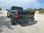 RAM 1500 Limited Crew Cab 4x4 de 2023 con caja de 5'7'