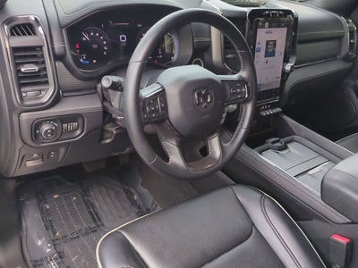 RAM 1500 Limited Crew Cab 4x4 de 2024 con caja de 1,70 m