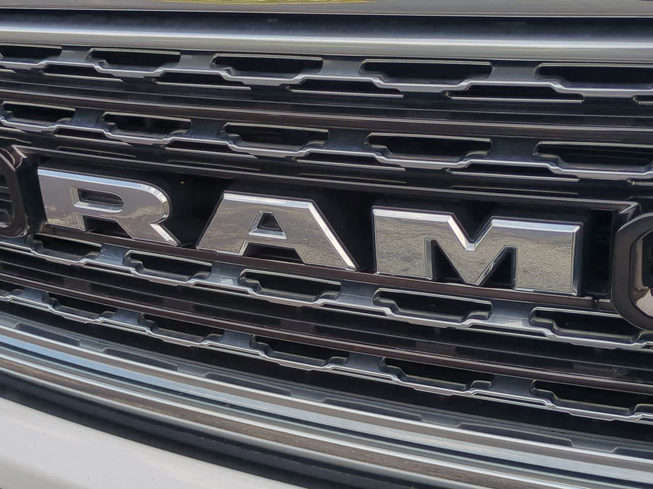 RAM 1500 Limited Crew Cab 4x4 de 2024 con caja de 1,70 m